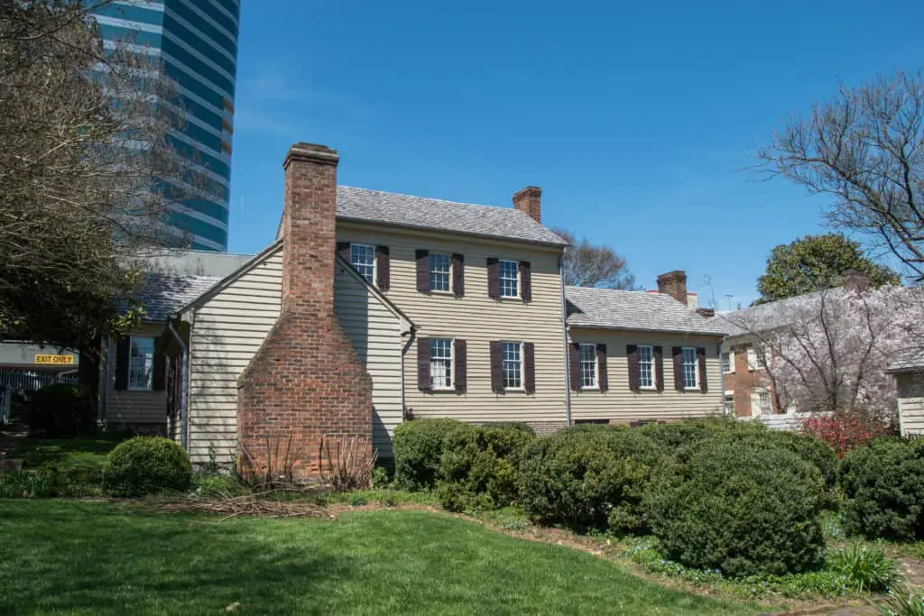 best-things-to-do-in-knoxville Going to the Blount Mansion is one of the best things to do in Knoxville, Tennessee